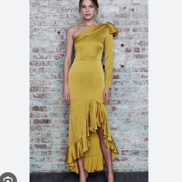 Flor et.al Dresses & Skirts - Flor et.al One Sleeve Gold High Low Gown Dress Size 2